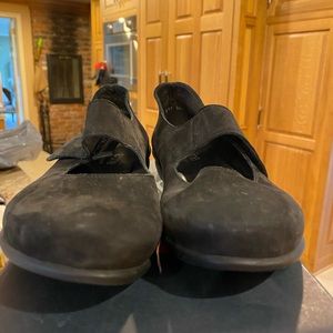 Arche Bahzem in black size 7